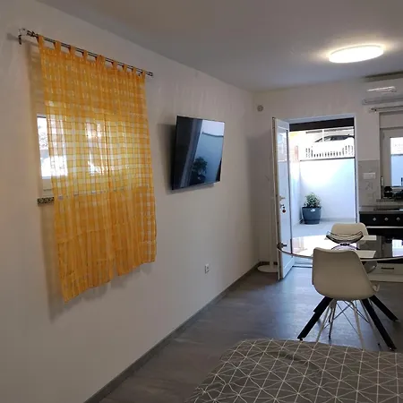 Lorber House Stinjan -